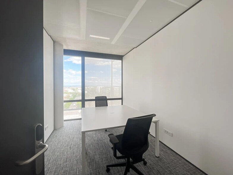 More Photos Of 1 Esplanade Miriam Makeba, Villeurbanne Office For Lease