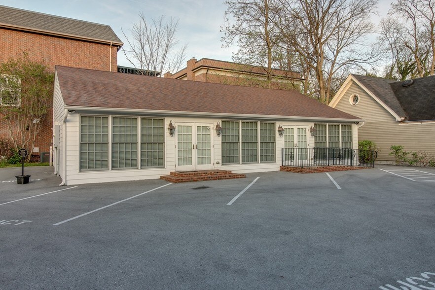 More Photos Of 325 Bridge St, Franklin Office For Sale