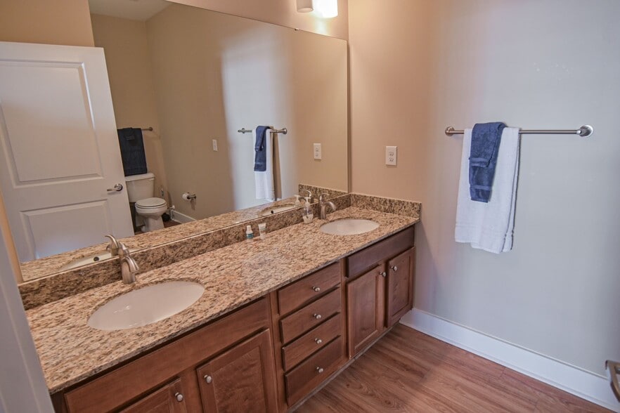 More Photos Of 7205-7215 Wrightsville Ave, Wilmington Apartments For Lease