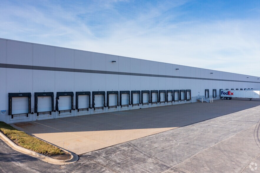 More Photos Of 2520 Haven Ave, Joliet Distribution For Lease