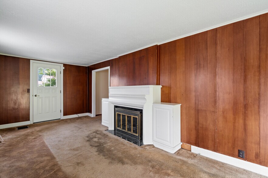 More Photos Of 608 Applegrove St NW, North Canton Office For Sale