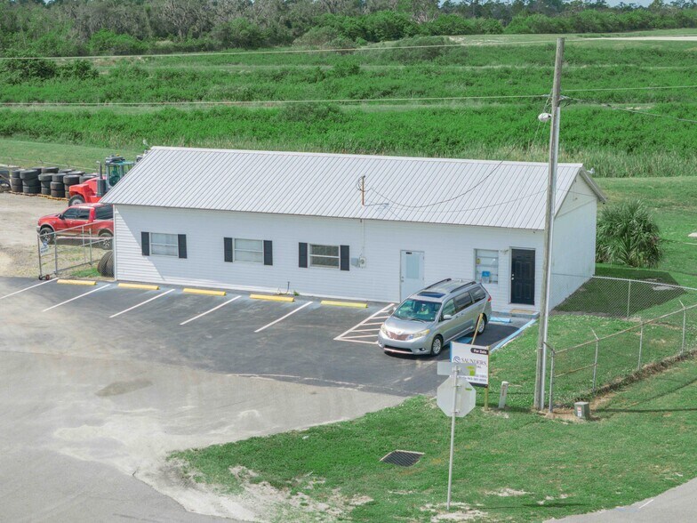 More Photos Of 2510 US 27, Avon Park Auto Repair For Sale