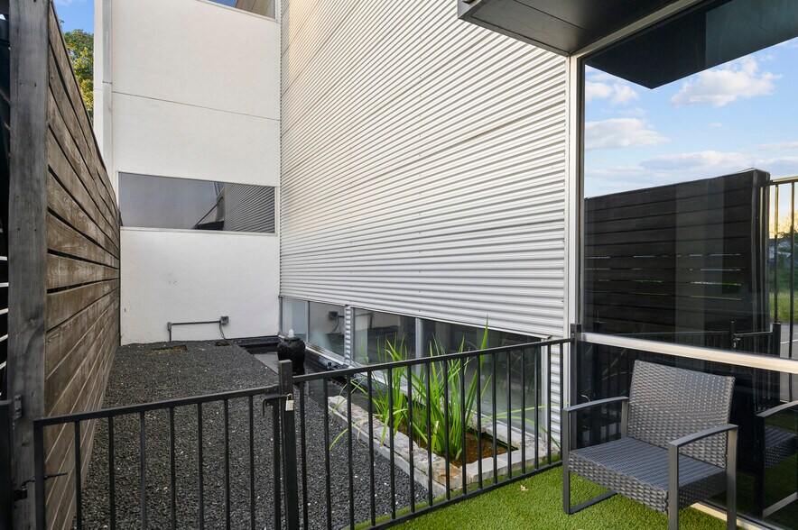 More Photos Of 1724 Richmond Ave, Houston Medical For Sale