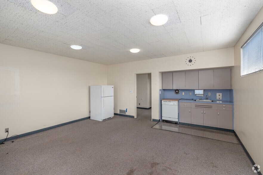 More Photos Of 4555 Liberty Rd S, Salem Unknown For Lease