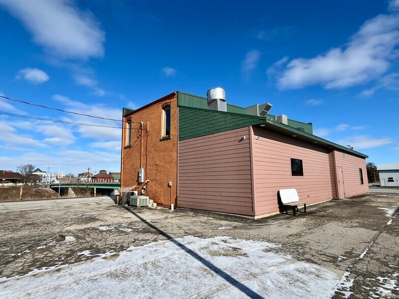 More Photos Of 202 S Broadway, Peru Storefront Retail Residential For Sale