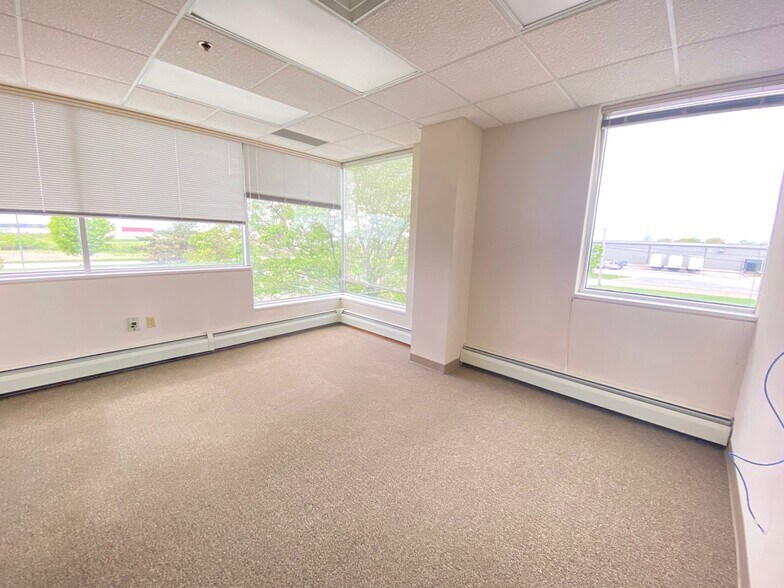 More Photos Of 2633 Campbell Rd, Sidney Office For Sale