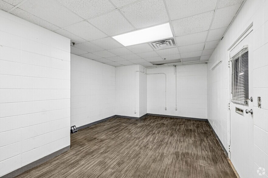 More Photos Of 501 N Main Ave, Springfield Warehouse For Lease