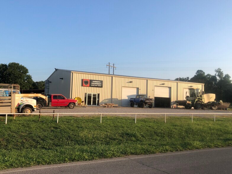 More Photos Of 919 S Roland St, Bristow Distribution For Sale