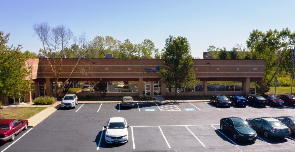 More Photos Of 17295 Foltz Industrial Pky, Strongsville Light Manufacturing For Lease