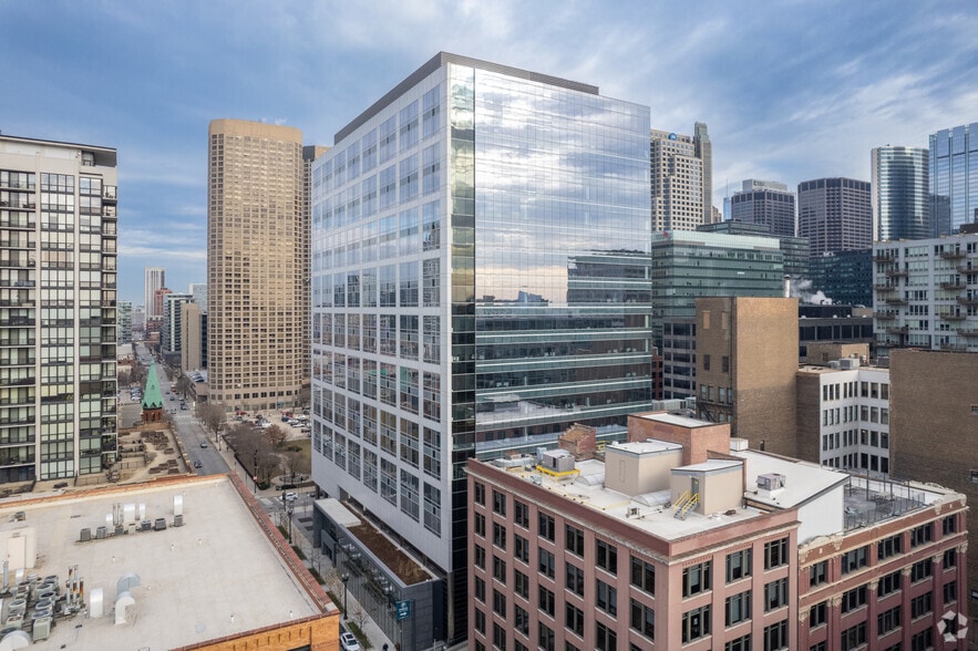 More Photos Of 625 W Adams St, Chicago Office For Lease