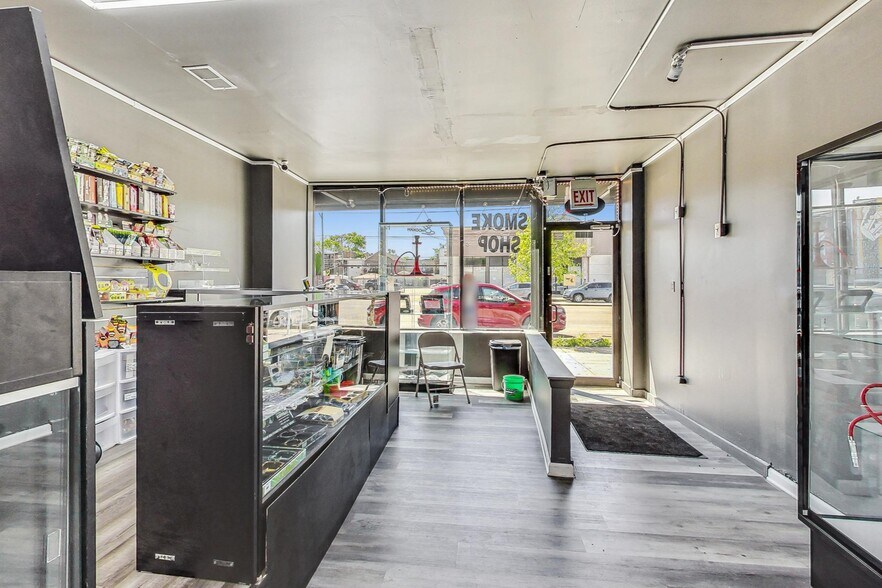 More Photos Of 5140-5144 W Madison St, Chicago Storefront Retail Office For Lease