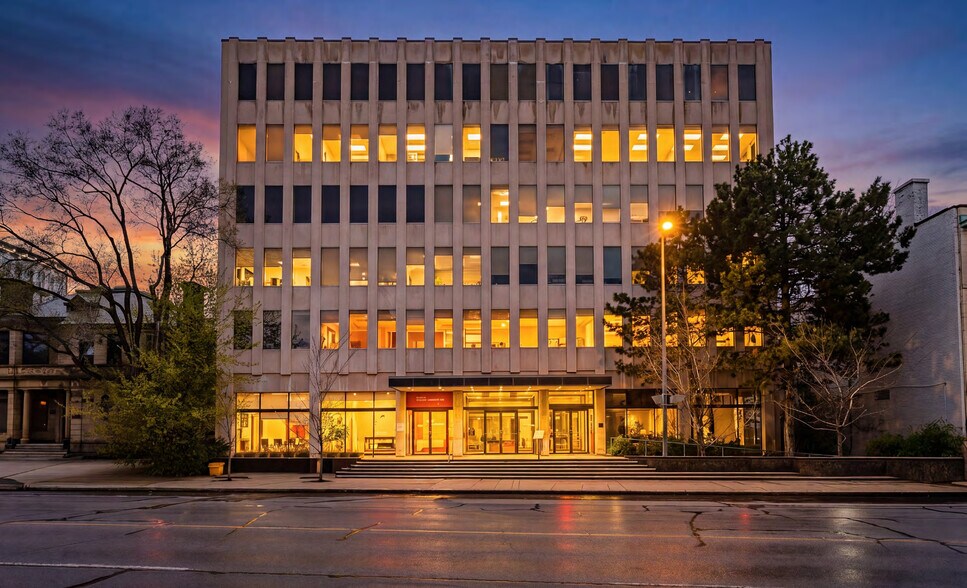 Primary Photo Of 4115 Rue Sherbrooke O, Westmount Medical For Lease