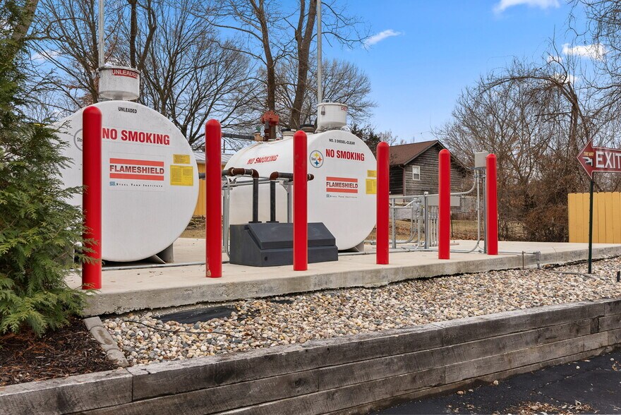 More Photos Of 225 Jackson St, Augusta Service Station For Sale