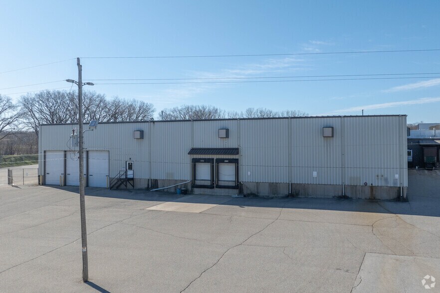 More Photos Of 801-829 Janesville Ave, Fort Atkinson Manufacturing For Sale