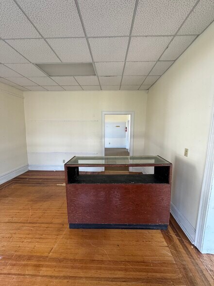 More Photos Of 504 W Broad St, Dunn Office For Sale