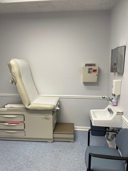 More Photos Of 69 Pondfield Rd, Bronxville Office For Sale