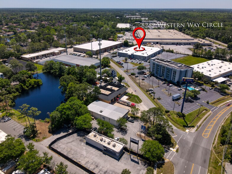 More Photos Of 8282 Western Way Cir, Jacksonville Warehouse For Lease