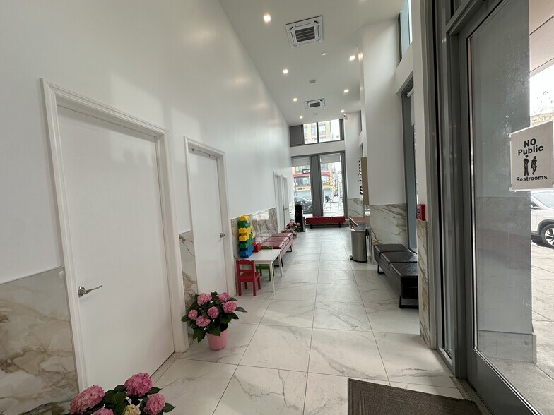 More Photos Of 100 E Broadway, New York Office For Lease