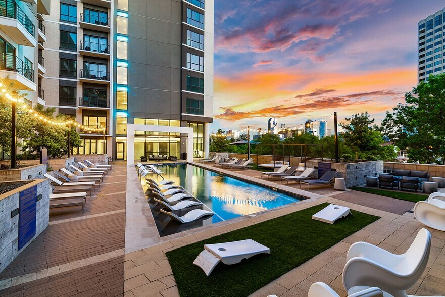 More Photos Of 3200 McKinney Ave, Dallas Multifamily For Sale