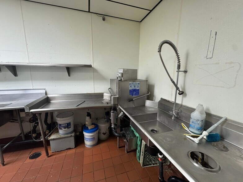 More Photos Of 14 N College Ave, Saint Joseph Storefront For Sale