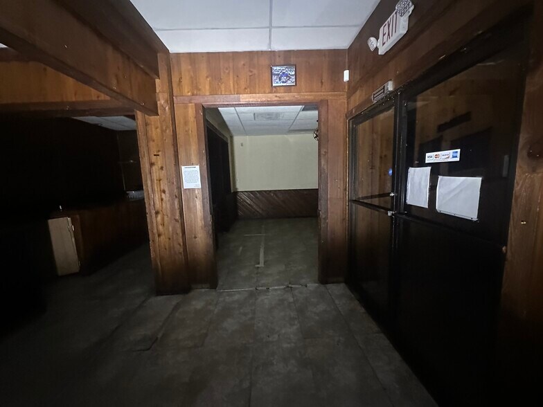 More Photos Of 3145 N Watkins St, Memphis General Retail For Sale