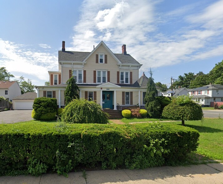 Primary Photo Of 623 Georges Rd, North Brunswick Office For Lease