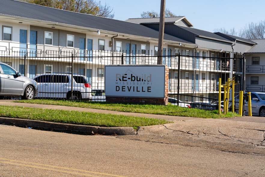 More Photos Of 700-712 N Jefferson St, Jackson Apartments For Sale