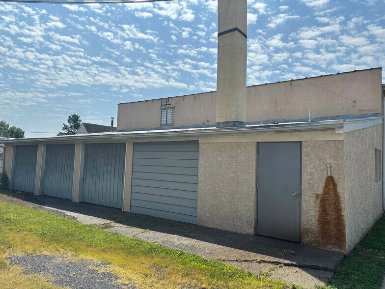 More Photos Of 6 Lemon St, Pottstown Warehouse For Lease