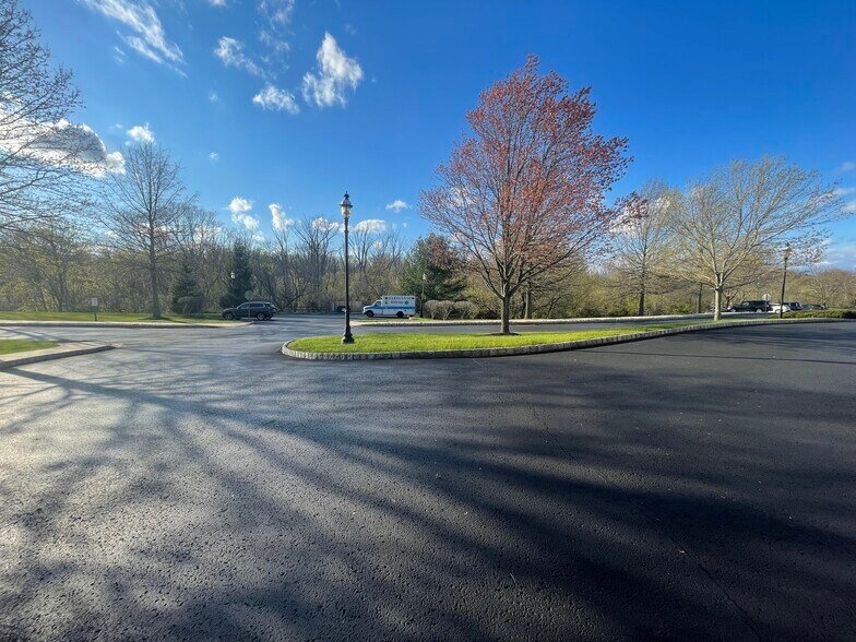 More Photos Of 66 Buck Rd, Southampton Medical For Lease