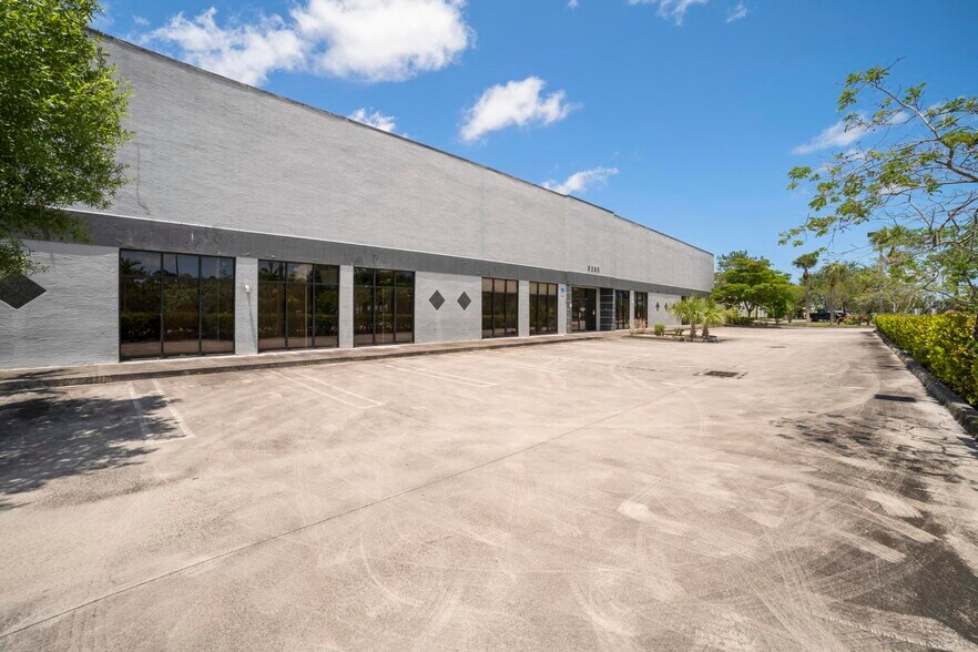 More Photos Of 5205 Tylerlakes Blvd, West Palm Beach Warehouse For Lease