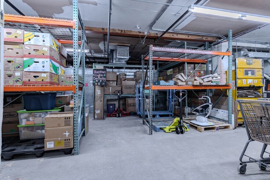 More Photos Of 234 Cedar St, Tigerton Supermarket For Sale
