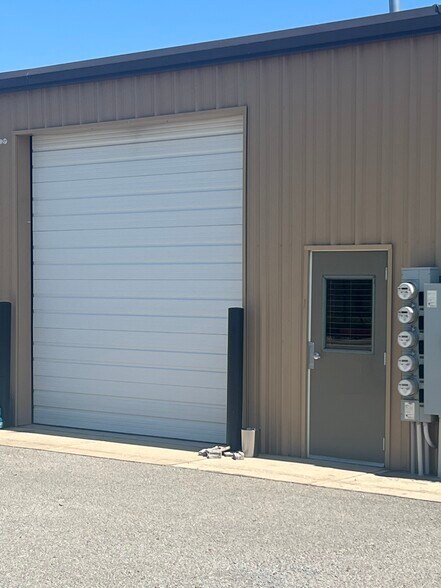 More Photos Of 319 Hickerson Dr, Murfreesboro Light Distribution For Lease