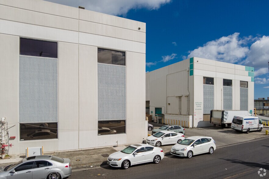 More Photos Of 845-855 Moowaa St, Honolulu Warehouse For Lease