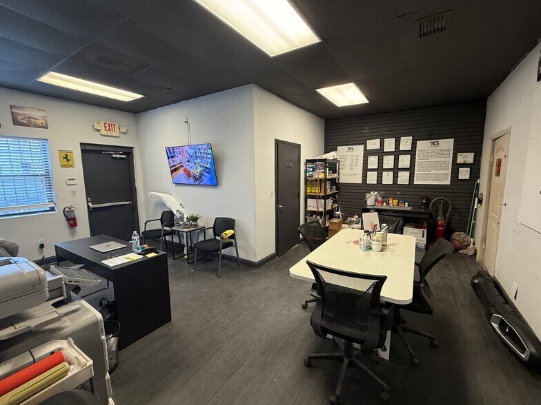 More Photos Of 13301 SW 131st St, Miami Light Distribution For Lease