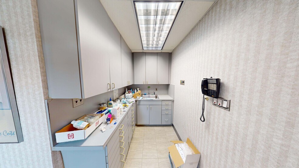 More Photos Of 1718 E 17th St, Brooklyn Office Residential For Lease