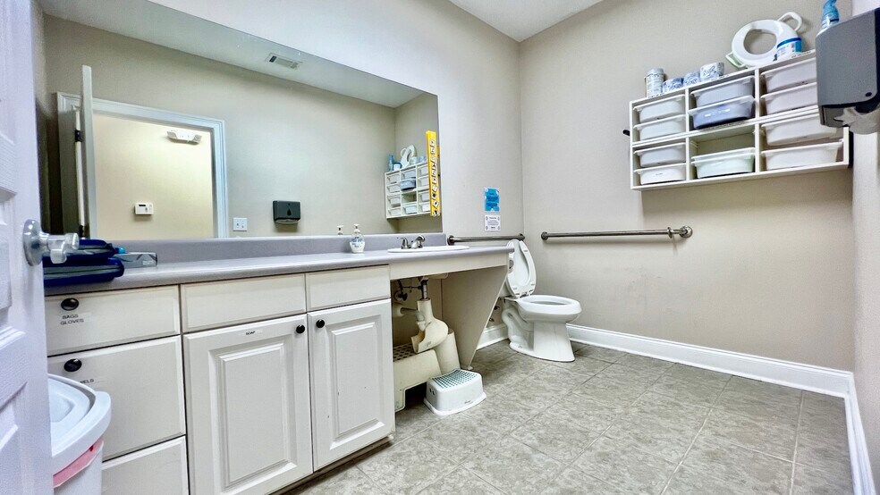 More Photos Of 4080 McGinnis Ferry Rd, Alpharetta Office For Sale