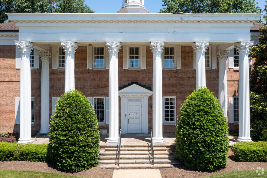 More Photos Of 15 Main St, Holmdel Office For Sale