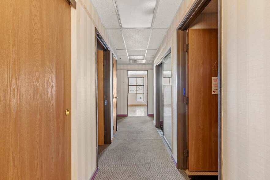More Photos Of 44215 15th St W, Lancaster Medical For Sale