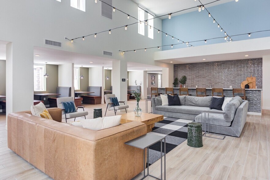 More Photos Of 1423 Ellinwood Ave, Des Plaines Apartments For Lease