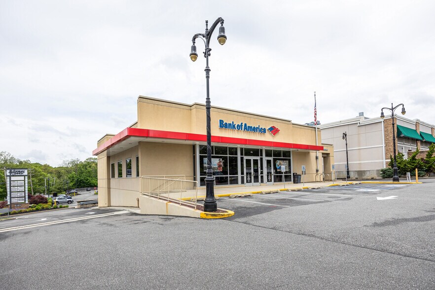 More Photos Of 8225 Jericho Tpke, Woodbury Bank For Sale