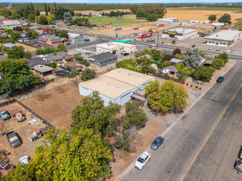 More Photos Of 555 Main St, Hamilton City Industrial For Sale