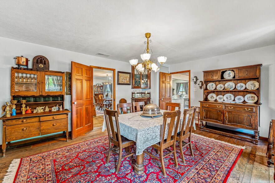 More Photos Of 703 Spring St, Granbury Lodge Meeting Hall For Sale