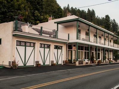 More Photos Of 126 W Main St, Hope Hospitality For Sale