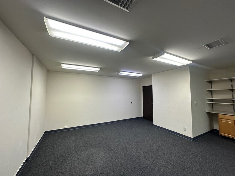 More Photos Of 3400 W 6th St, Los Angeles Office For Lease