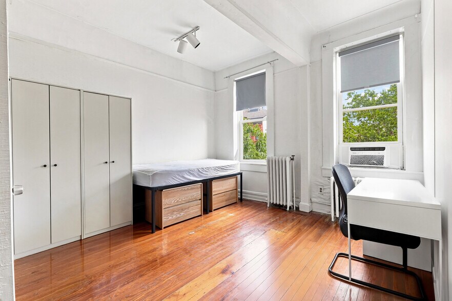 More Photos Of 704 Washington St, Hoboken Storefront Retail Residential For Sale