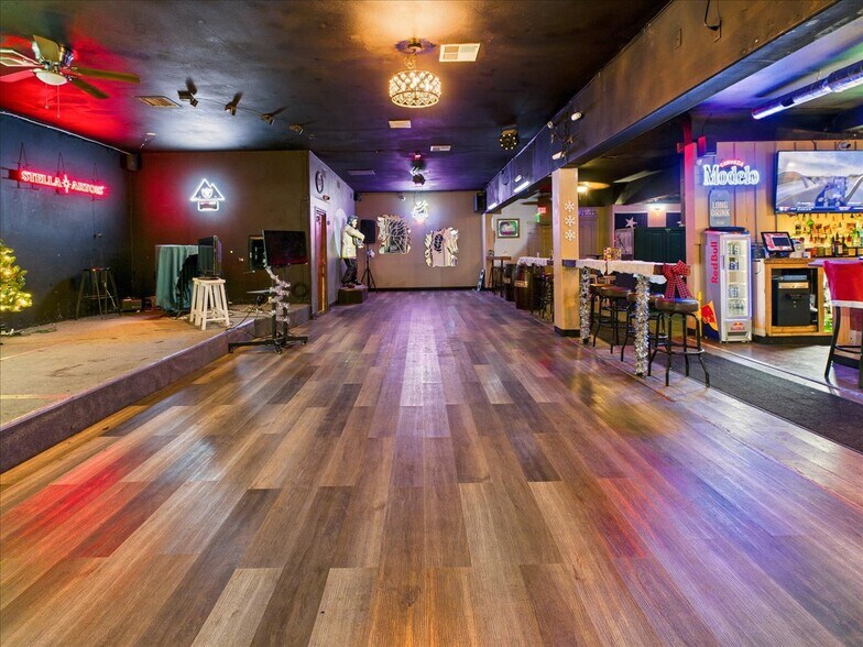 More Photos Of 1700 S Pahrump Valley Blvd, Pahrump Storefront For Sale