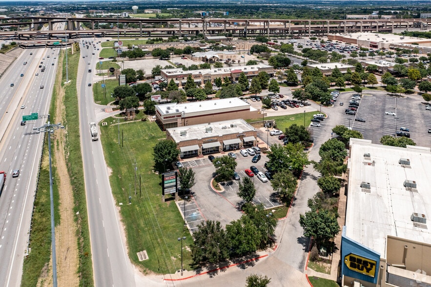 More Photos Of 117 Louis Henna Blvd, Round Rock Unknown For Lease