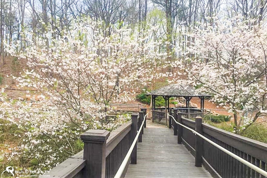 More Photos Of 510 Reed Rd, Dalton Assisted Living For Sale