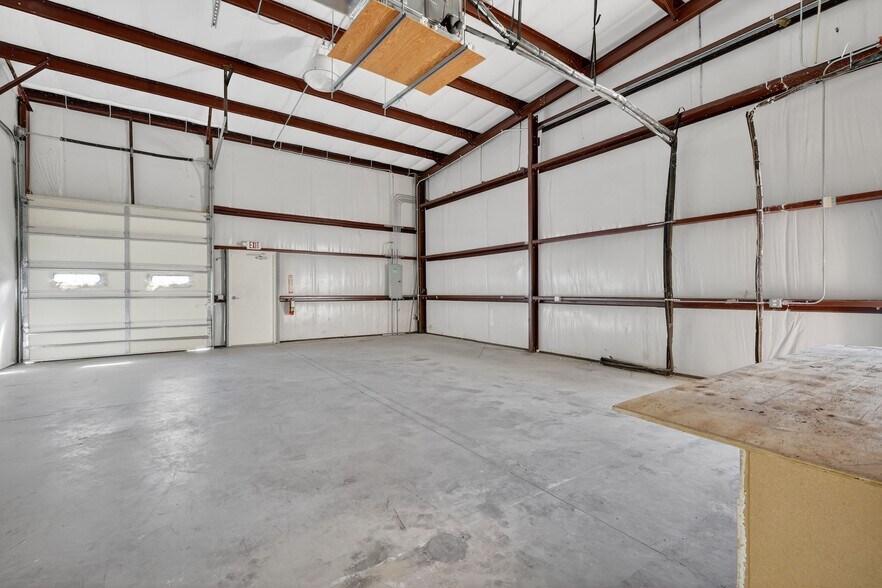 More Photos Of 300 Richey Rd, Leesburg Warehouse For Sale