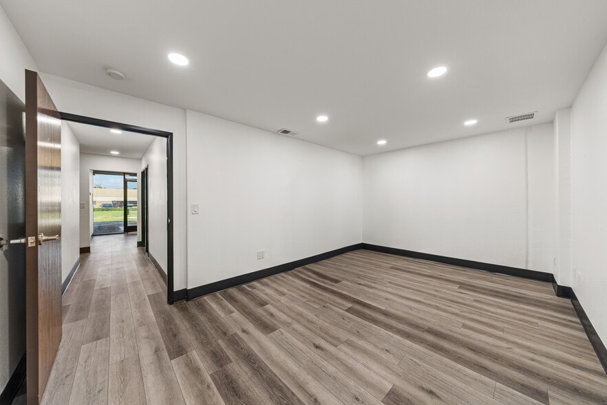 More Photos Of 23282 Peralta Dr, Laguna Hills Warehouse For Sale